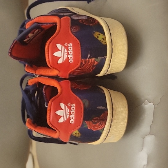 Adidas SuperStar Rita Ora Red Roses - Picture 4 of 7